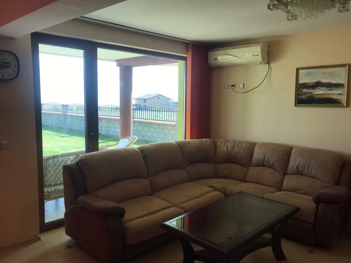 Villa Sunray Topola Bagian luar foto